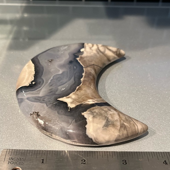 Volcanic Agate Moon Sculpture - Picture 6 of 7